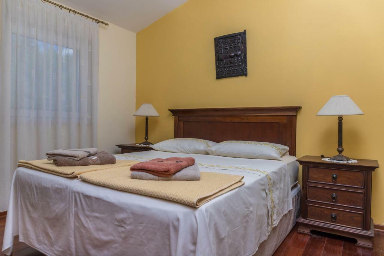 Villa Nika Selce Bagian luar foto